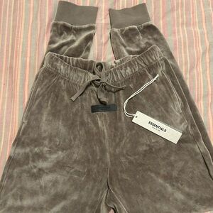 Essentials Fear of God Woman’s Taupe Joggers